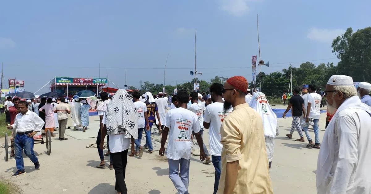 সিরাজগঞ্জে গরমের মধ্যেই লংমার্চের পথসভায় জড়ো হচ্ছেন ১১ দলের নেতাকর্মীরা