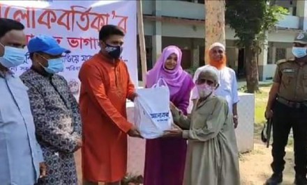 শাহজাদপুরের ৩'শ পরিবারের জন্য আলোকবর্তিকা'র ঈদ উপহার