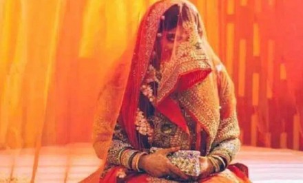 শাহজাদপুরে গলায় ফাঁস নিয়ে নববধুর আত্মহত্যা