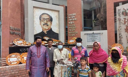 শাহজাদপুরে অসহায় জাহিদুলকে অটোভ্যান দিলেন মামুন বিশ্বাস
