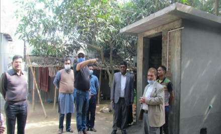 শাহজাদপুরে পৌরবস্তি পরিদর্শন করলেন প্রকল্পের টিম লিডার আজাহার আলী