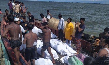 নেত্রকোণায় নৌকাডুবিতে ১৭ জনের মরদেহ উদ্ধার, নিখোঁজ ১