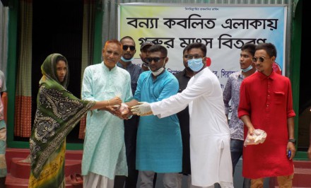 এনায়েতপুরে বন্যার্তদের সাথে বিডিএফ'র ঈদ আনন্দ ভাগাভাগি