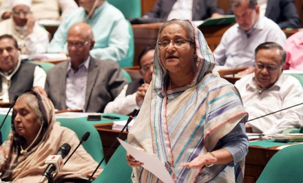 করোনায় মৃত প্রবাসীর পরিবার পাবে ৩ লাখ টাকা করে: প্রধানমন্ত্রী