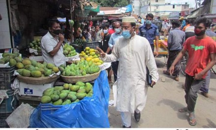 শাহজাদপুরের ফুটপাত দখলমুক্ত করতে সহকারি কমিশনারের (ভূমি)  ২৪ ঘন্টার আল্টিমেটাম