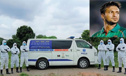 করোনায় মৃতদের দাফনে অ্যাম্বুলেন্স সেবা দিচ্ছেন সাকিব