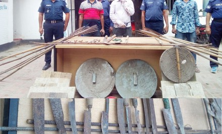 শাহজাদপুরে সংঘর্ষের প্রস্তুতিকালে বিপুল পরিমান দেশীয় অস্ত্রসস্ত্র উদ্ধার
