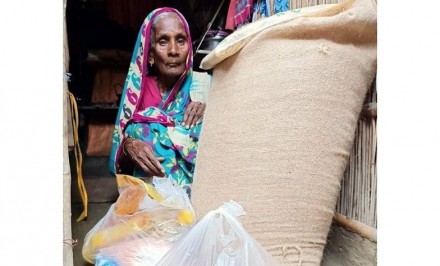 পান্তা খেয়ে রোজা রাখা সেই সোনাবানের কাছে উপহার পাঠালেন মেরিনা জাহান কবিতা