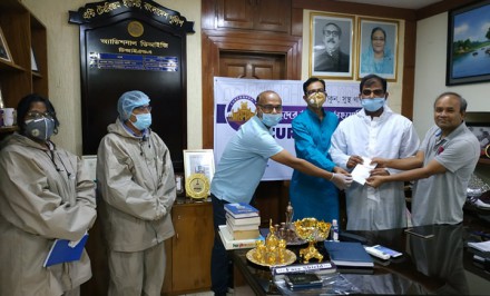 বাংলাদেশ পুলিশ বাহিনীর সহযোগিতায় দুস্থদের মাঝে কার্জনেক্স-৯১ এর ত্রাণ প্রদান
