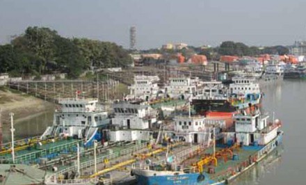 করোনায় এক মাস অচল বাঘাবাড়ী নৌবন্দর
