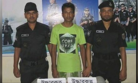 বেলকুচিতে হেরোইন ও বিআরসহ র্যাবের হাতে গ্রেফতার