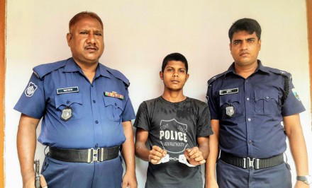 উল্লাপাড়ায় হিরোইনসহ মাদক ব্যবসায়ী গ্রেফতার
