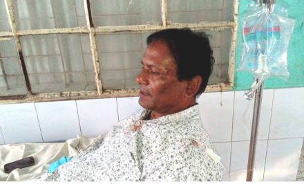 ঘুষ না দেয়ায় প্রধান শিক্ষককে পেটালেন শিক্ষা অফিসের অফিস সহকারী!