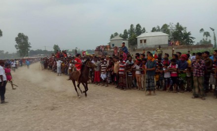 শাহজাদপুরে ২ দিন ব্যাপি ঘোড়দৌড় প্রতিযোগিতা অনুষ্ঠিত