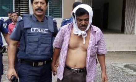 জোর করে উপবৃত্তির টাকা কেটে নেবার জেরে প্রধান শিক্ষক ও সভাপতির উপর হামলা মারপিট, আওয়ামী লীগ নেতা গ্রেপ্তার