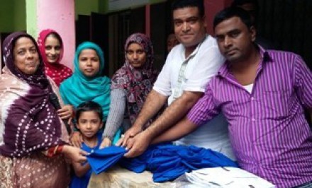 বেলকুচির ক্ষিদ্রমাটিয়া বিদ্যালয়ের প্রধান শিক্ষিকার উদ্যোগে শিক্ষার্থীদের মাঝে স্কুল র্ড্রেস বিতরণ