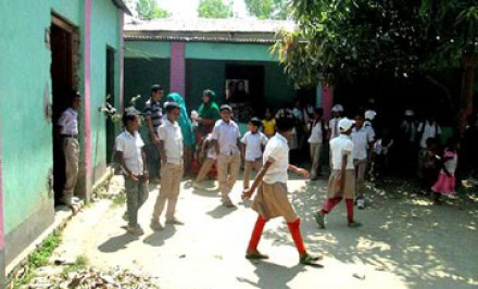 শাহজাদপুরে এইউএসবি  জ্ঞানালোক কিন্ডার গার্টেন স্কুলের ৩০ জন শিক্ষার্থীর ২৫ জনই বৃত্তিলাভ করেছে