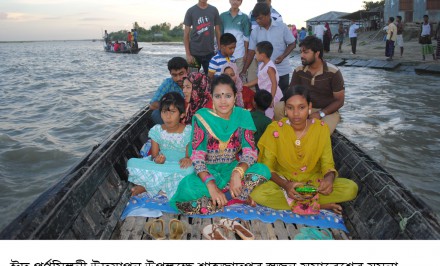 শাহজাদপুর স্বজনদের ঈদ পূর্ণমিলনী উপলক্ষে যমুনা নদীতে আনন্দঘন নৌভ্রমণ