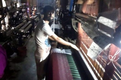 শাহজাদপুরের তাঁতিদের নেই ঈদের আনন্দ