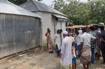 উল্লাপাড়ায় চেয়ারম্যানের অনুমতিতে ‘বঙ্গবন্ধু ক্লাব’ বিক্রির অভিযোগ