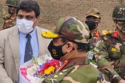 সেনাপ্রধান ও রবীন্দ্র বিশ্ববিদ্যালয়ের ভিসির সৌজন্য সাক্ষাৎ ও শুভেচ্ছা বিনিময়