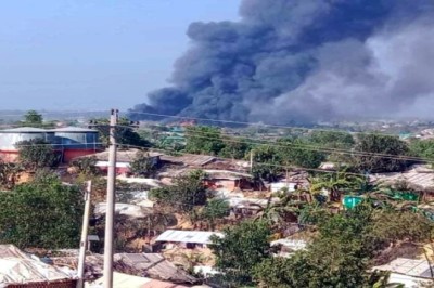 রোহিঙ্গা ক্যাম্পে আগুনে পুড়ল ৩০১ ঘর, নিহত শিশু