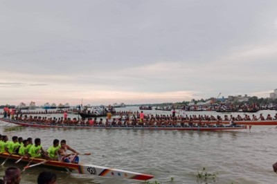 বড়ালের বুকে ঐতিহ্যবাহী নৌকা বাইচ