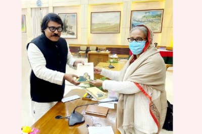 প্রধানমন্ত্রীর সঙ্গে রবীন্দ্র বিশ্ববিদ্যালয় উপাচার্যের সাক্ষাৎ
